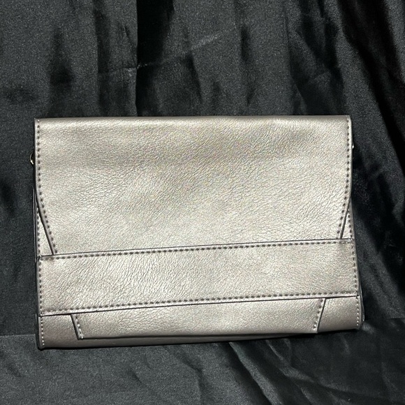 summer & rose Handbags - Summer Rose - NWOT’s Rose/Champagne Gold Crossbody/Clutch